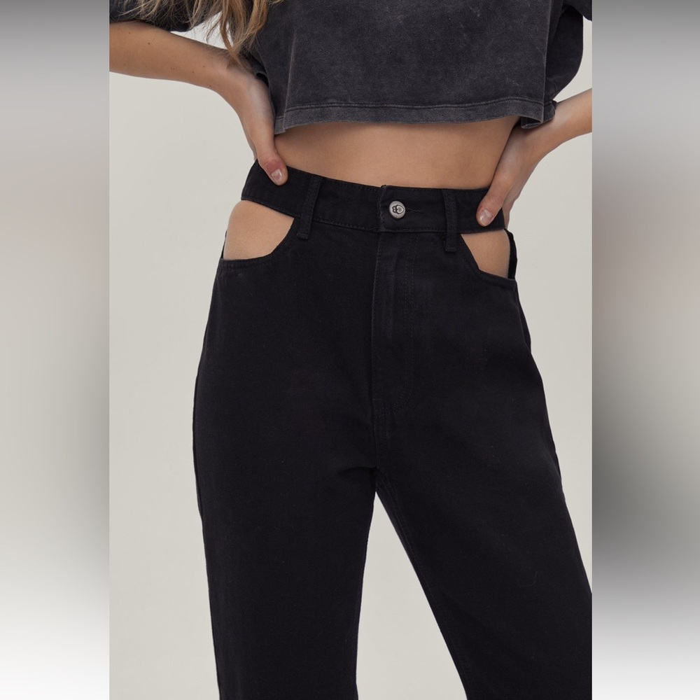 Cut Out High Waisted Mom Jeans